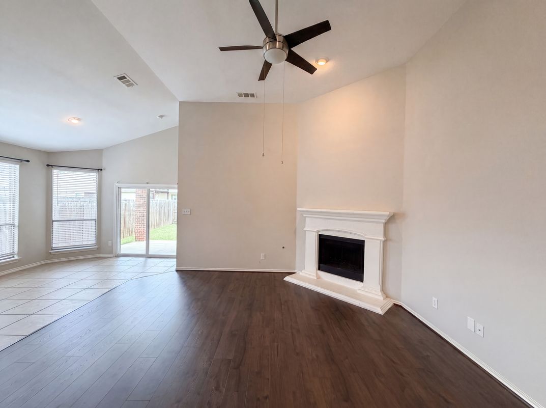 Property photo 3 of 1205 Kachina Ln