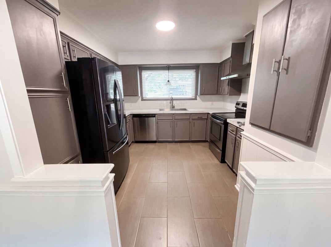 Property photo 2 of 14553 Stone Creek Dr