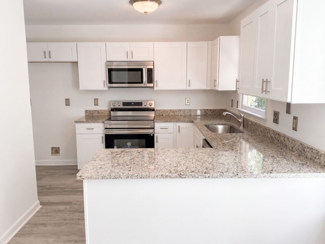Property photo 2 of 4219 King Edward Ct