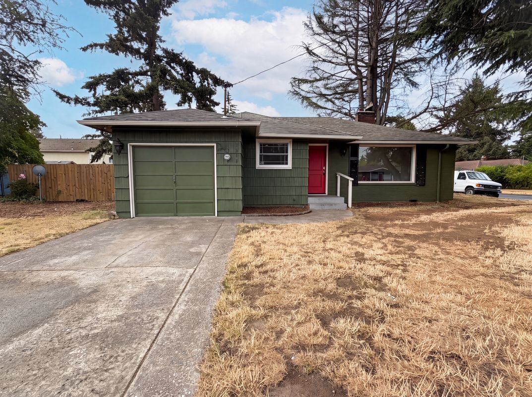 Property photo 1 of 11650 NE Glisan St