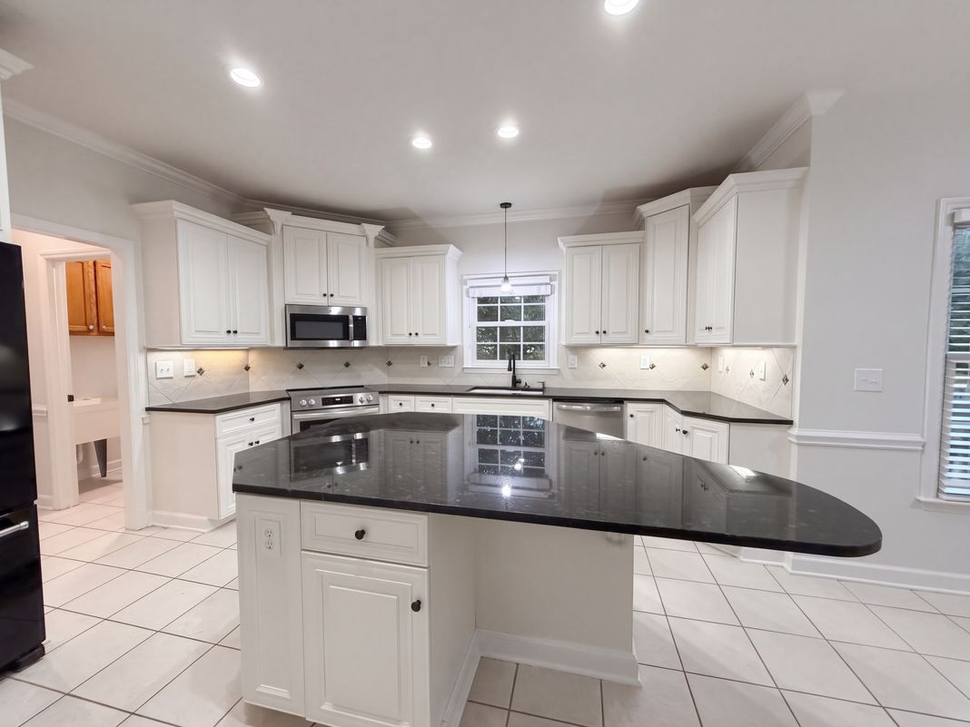 Property photo 2 of 105 Ridgemere Ct
