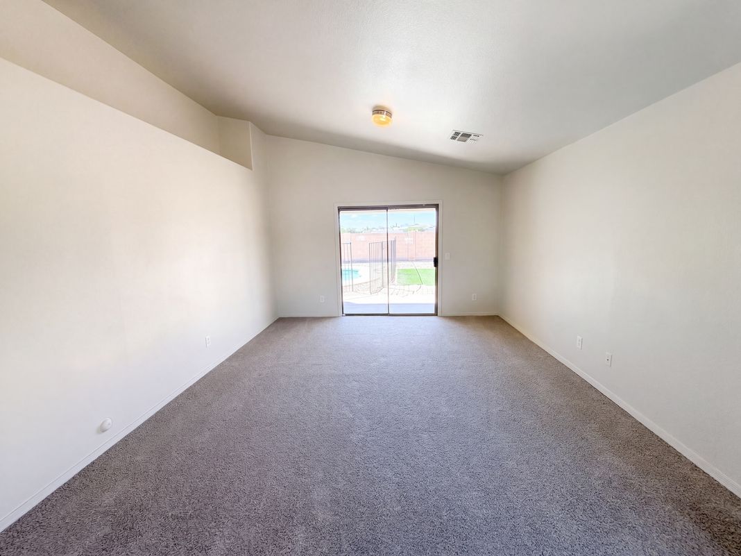 Property photo 3 of 5910 N 78th Dr