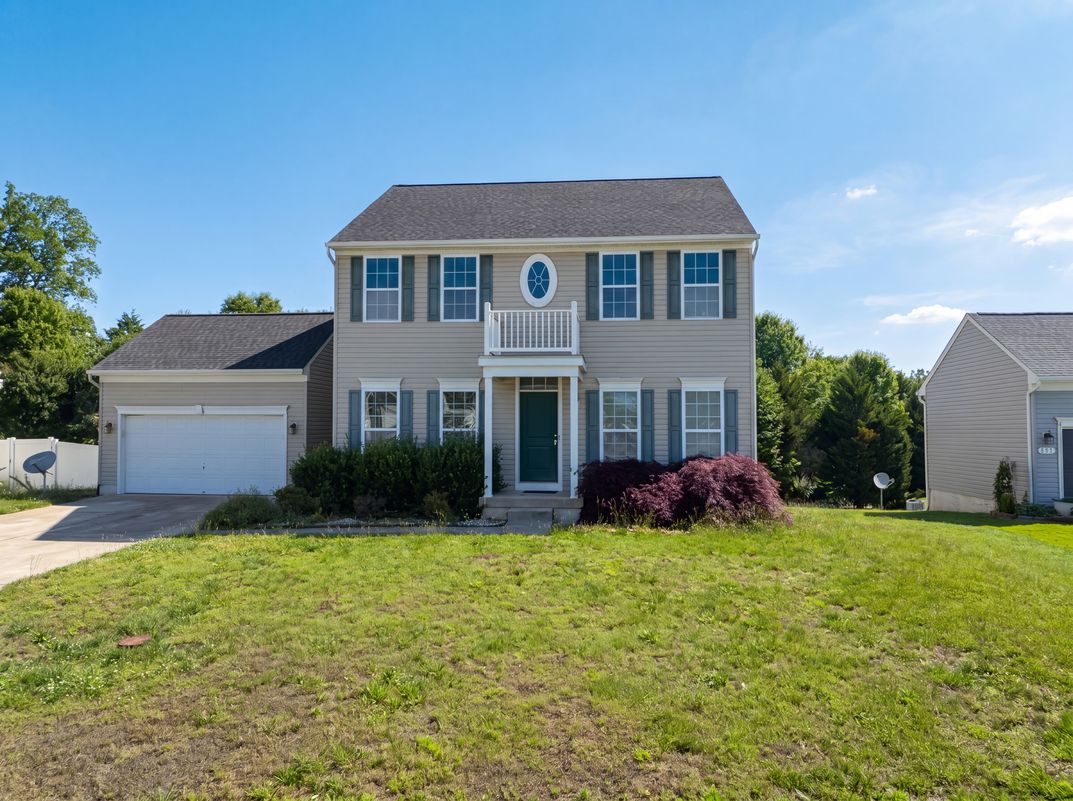 Property photo 1 of 176 Bellflower Ln