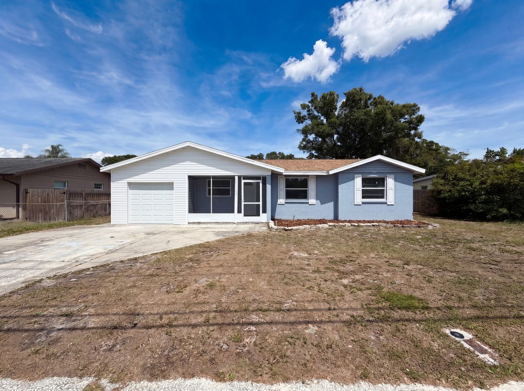 Photo 19 of 25 of 15525 Bedford Cir E, Clearwater, FL