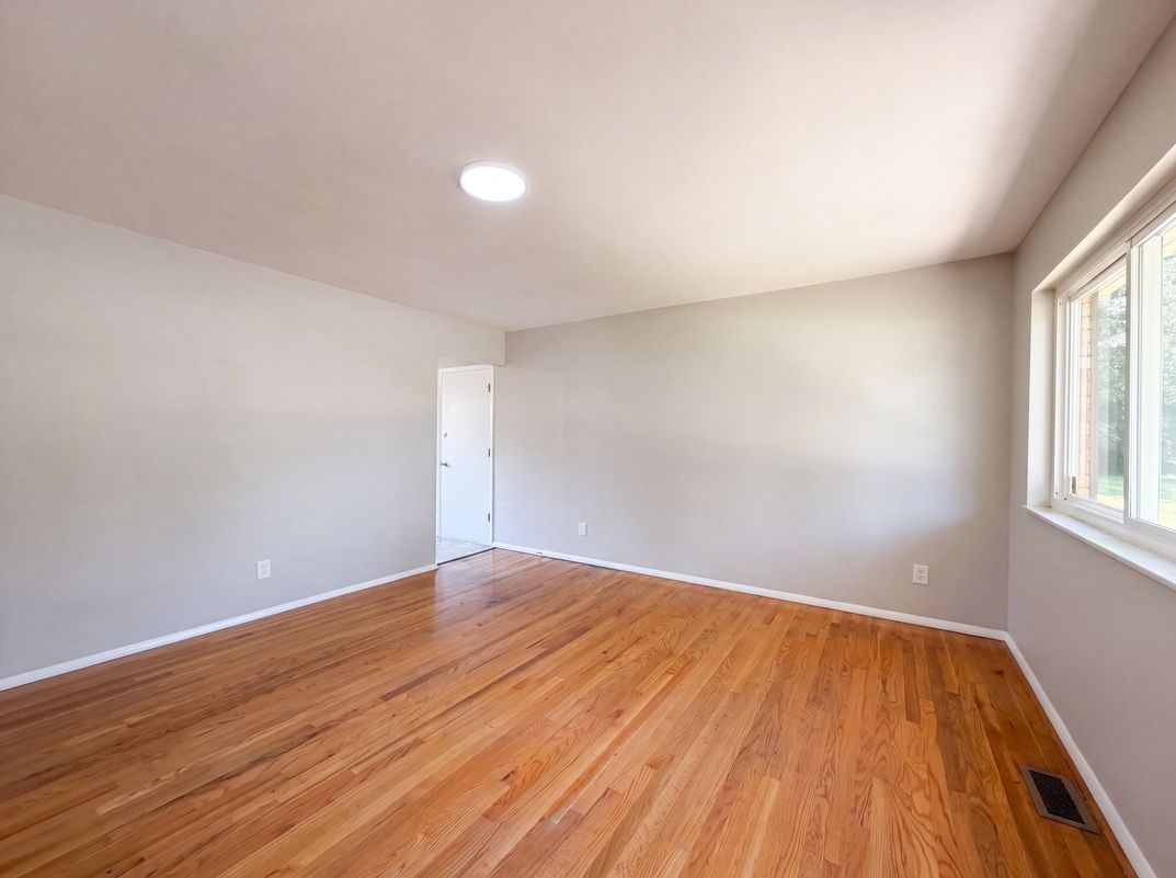 Property photo 3 of 9707 Wescott Rd