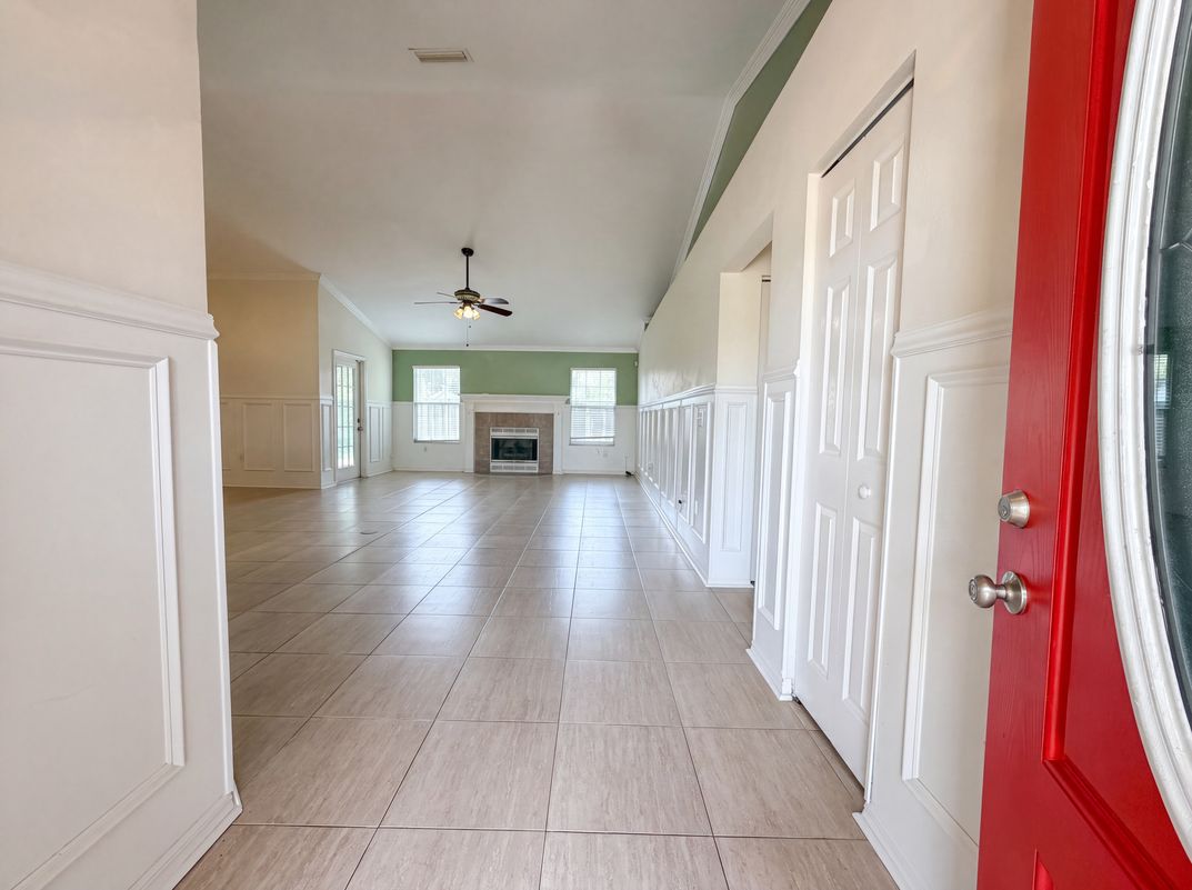 Property photo 3 of 944 NW 87th Dr