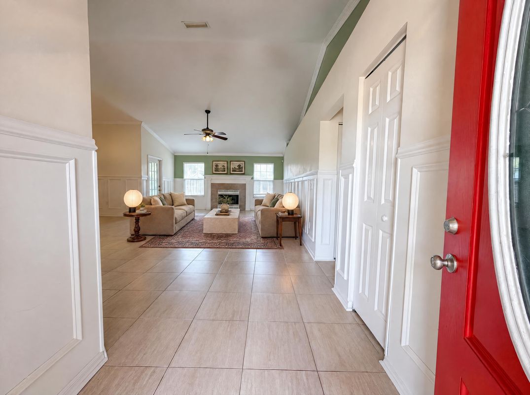 Property photo 3 of 944 NW 87th Dr