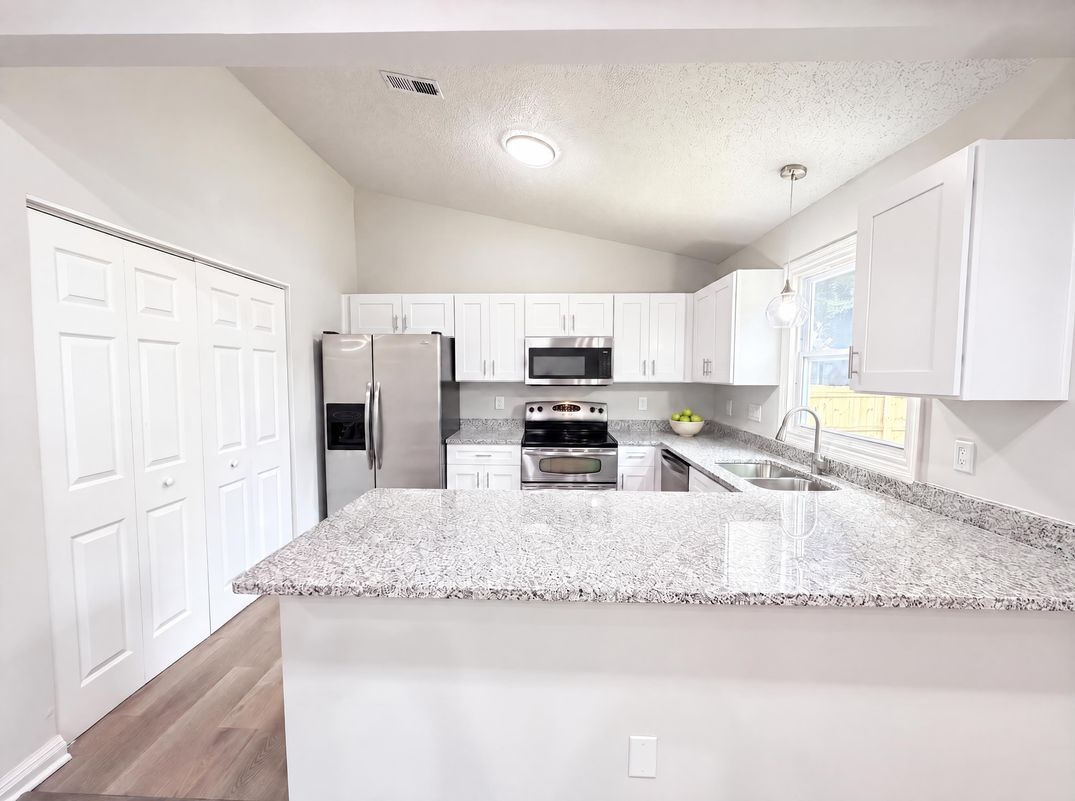 Property photo 2 of 8822 Hunter Green Ln