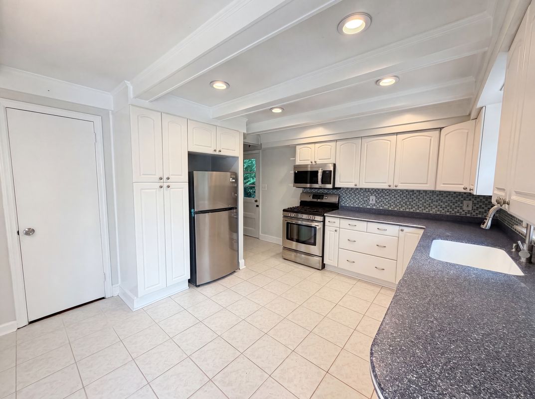 Property photo 2 of 63 Samson Ave