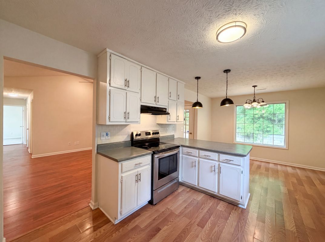 Property photo 2 of 430 Cornwallis Way