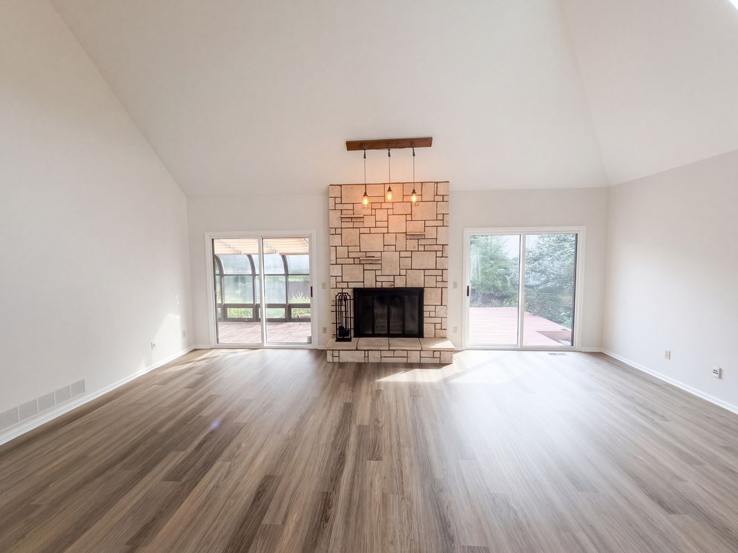 Property photo 3 of 139 Green Springs Dr