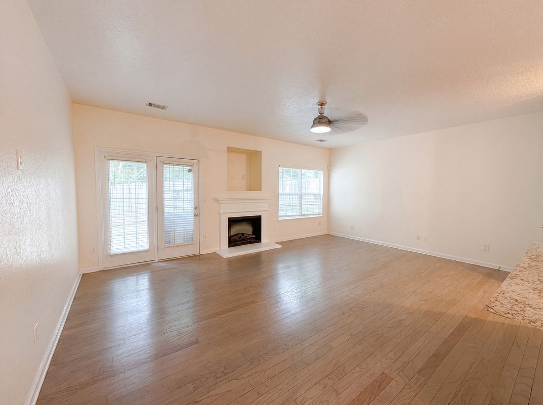 Property photo 3 of 5080 Windsor Forrest Ln