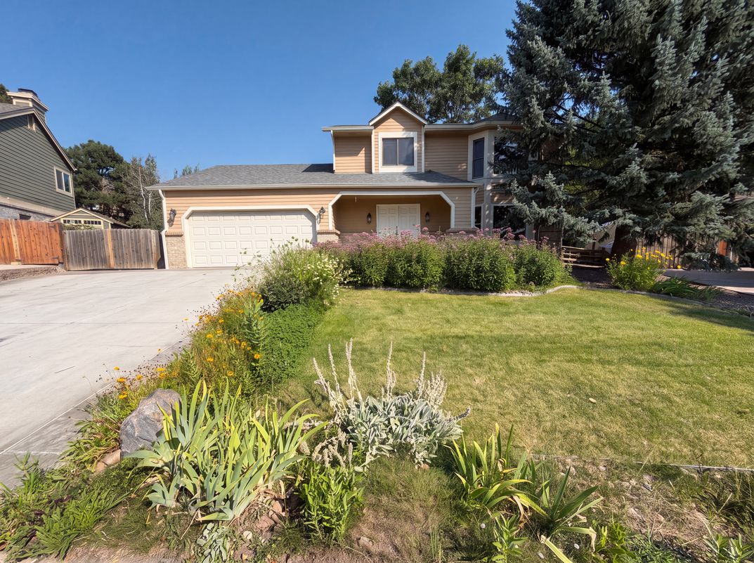 Property photo 1 of 20890 E Sussex Ct