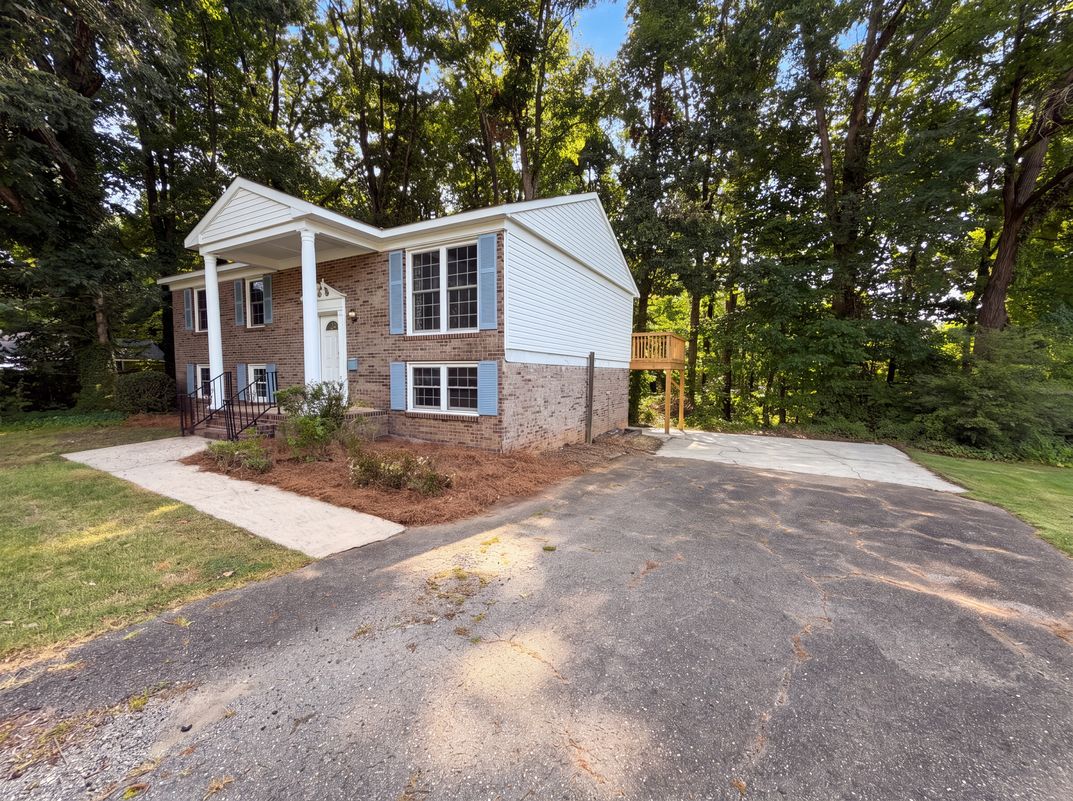 Photo 16 of 19 of 1716 Timberlane St, Gastonia, NC
