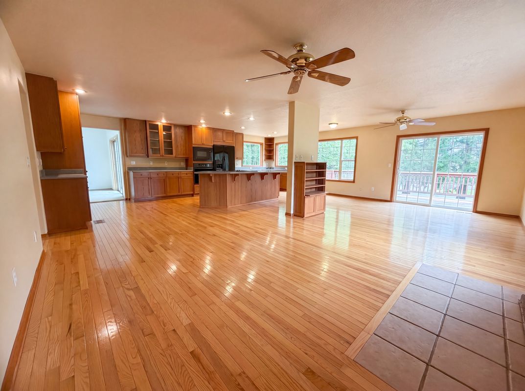 Property photo 3 of 14292 SE Meadows Ln