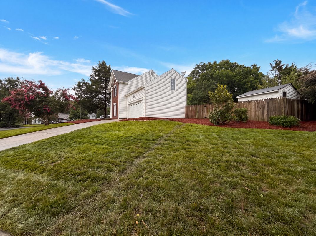 Photo 19 of 35 of 3737 Winterberry Ct NW, Concord, NC