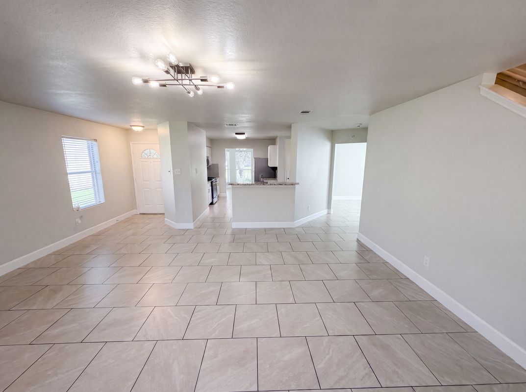 Property photo 3 of 7327 Fox Hall Ln