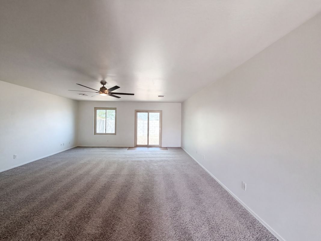 Property photo 3 of 10564 W Buena Vista Dr