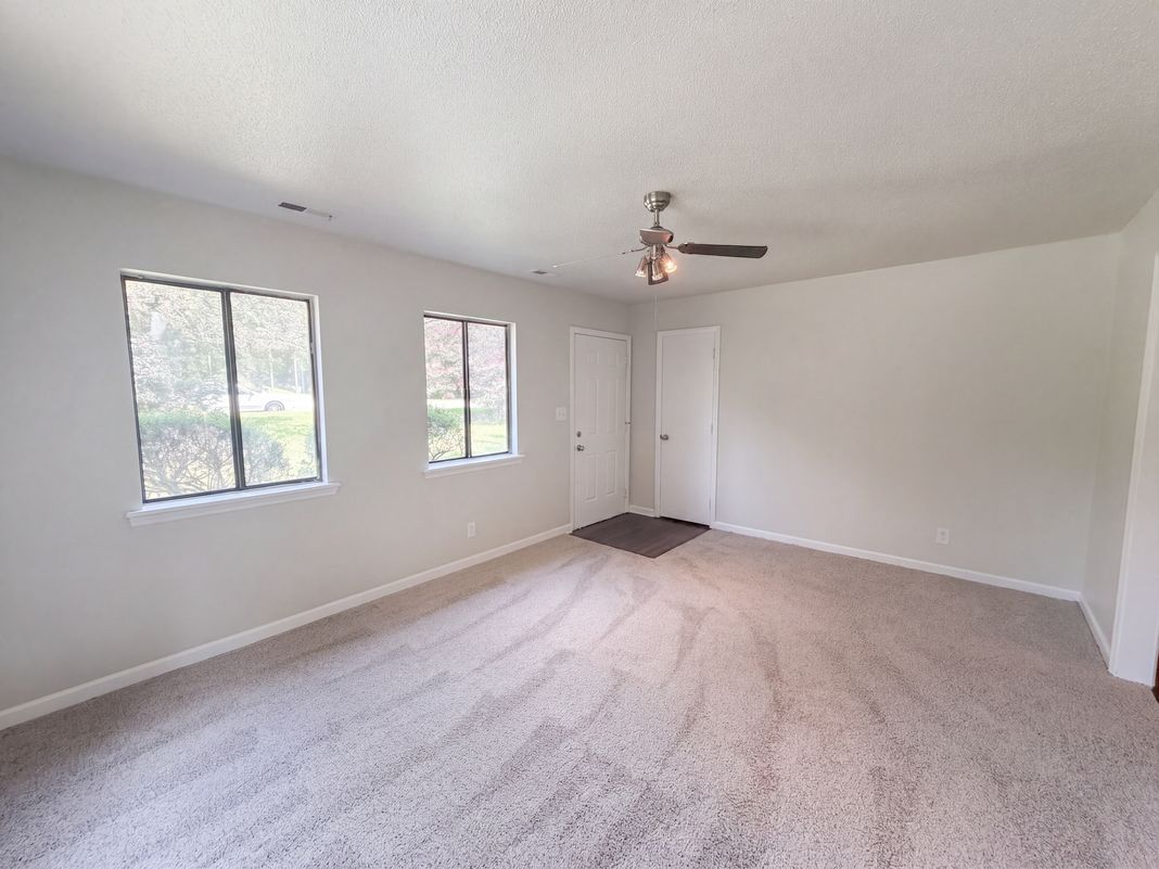 Property photo 3 of 2600 Wedgedale Ave