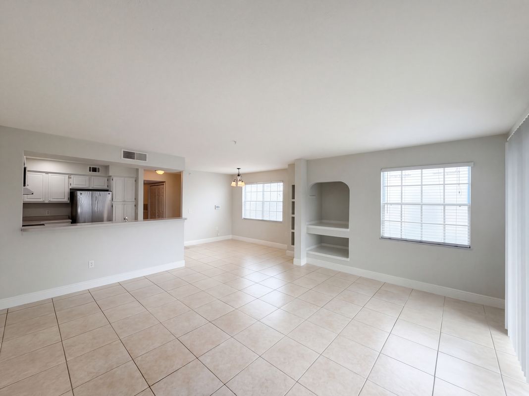 Property photo 2 of 13838 Fairway Island Dr Apt 1411