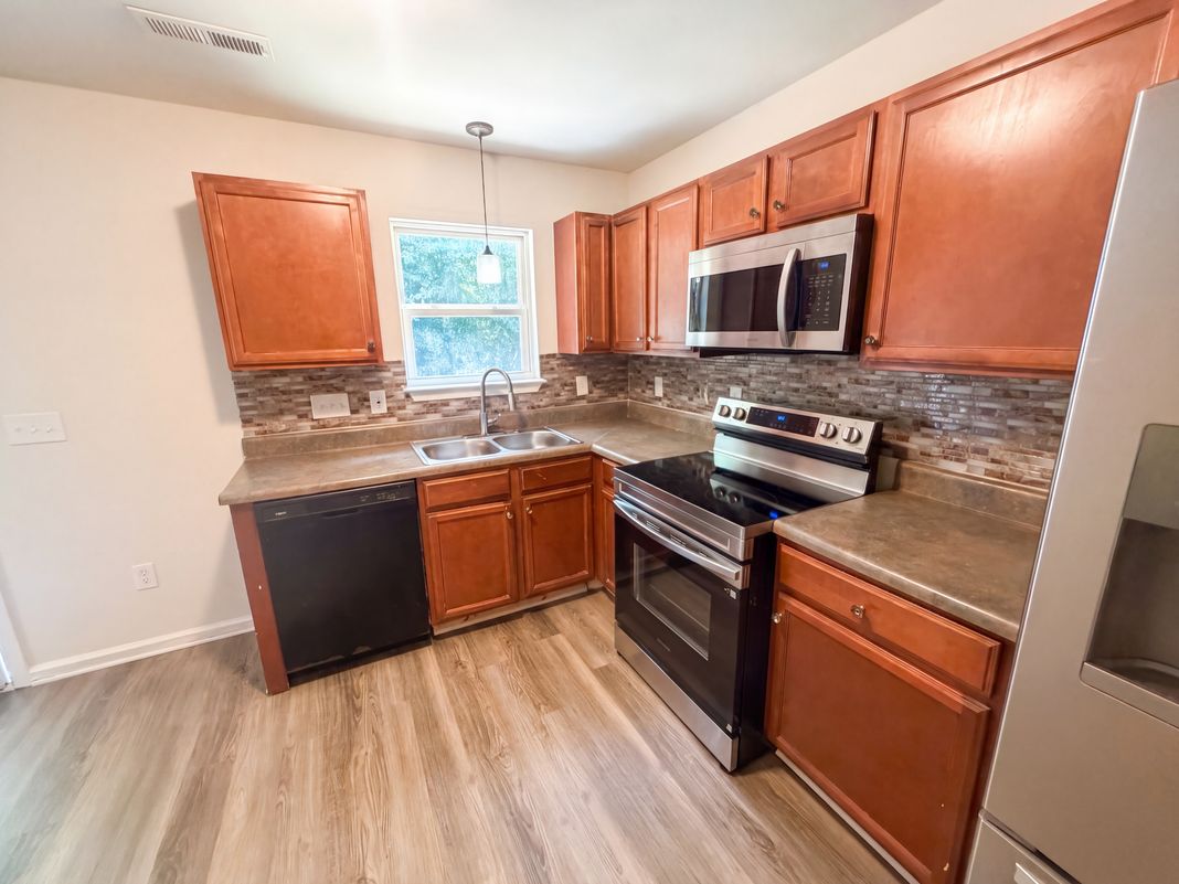 Property photo 2 of 1131 Langston Dr
