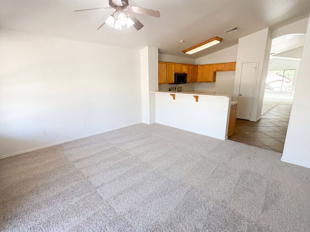 Photo 9 of 28 of 8271 N 112th Ave, Peoria, AZ