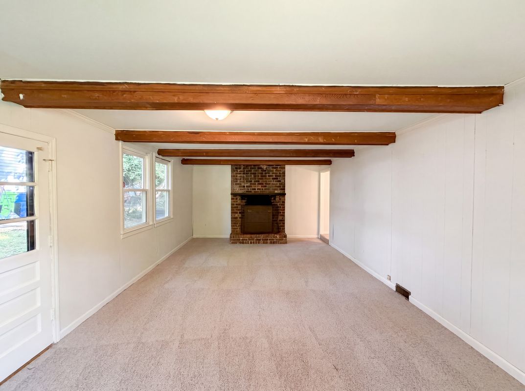Property photo 3 of 310 Robin Hood Dr