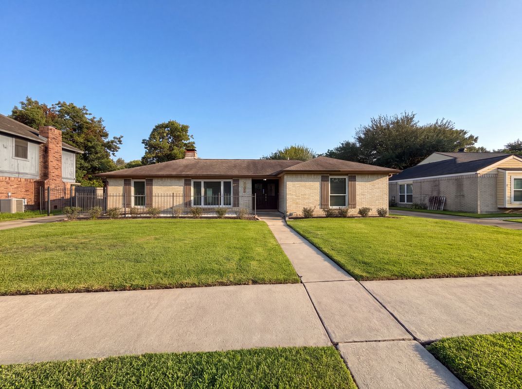 Property photo 1 of 14923 Aspen Hills Dr