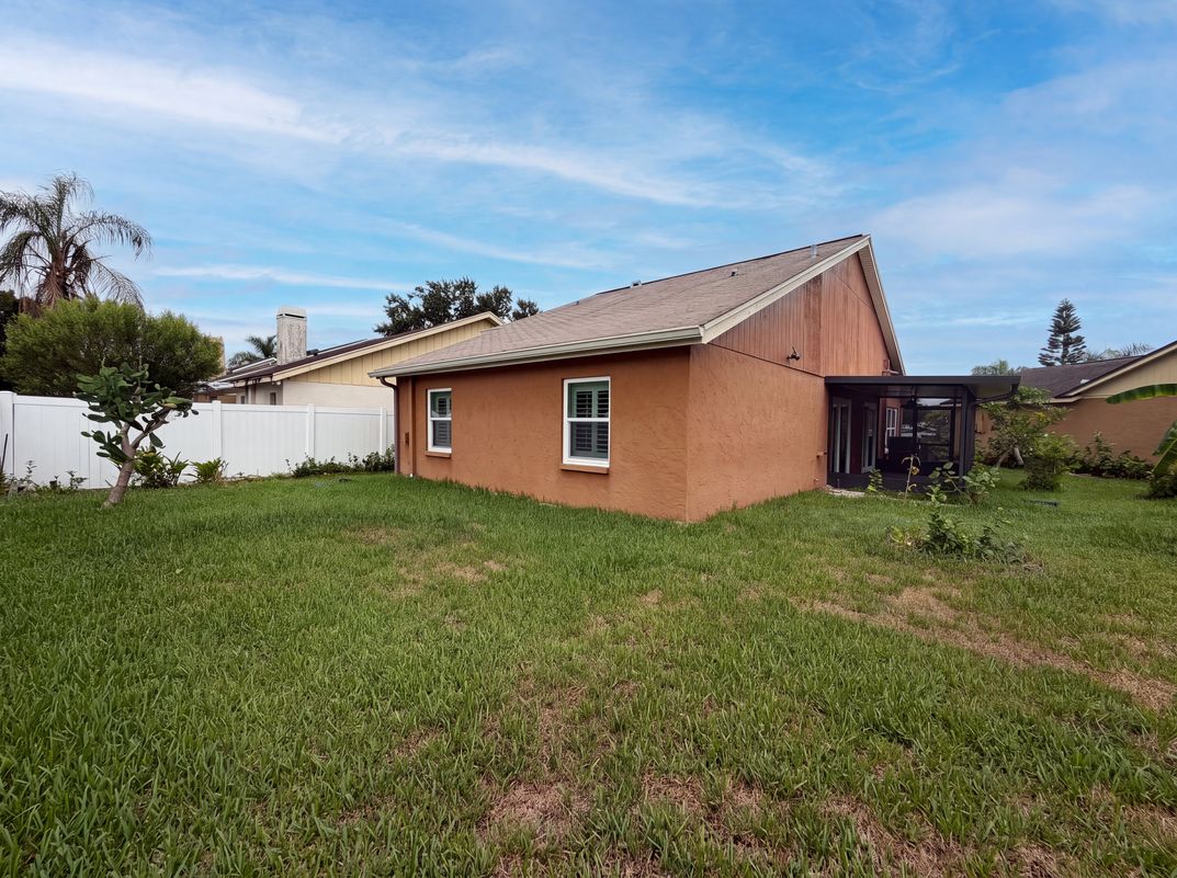 Photo 16 of 17 of 11648 Hidden Hollow Cir, Tampa, FL