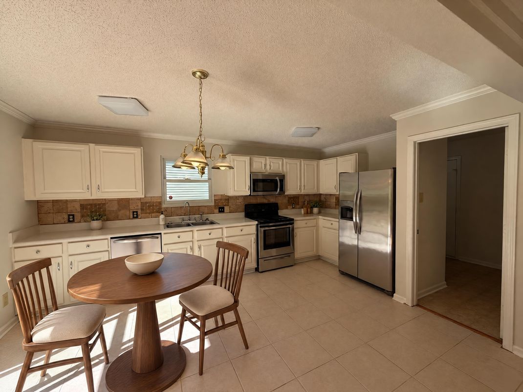 Property photo 2 of 6807 Wandering Creek Dr