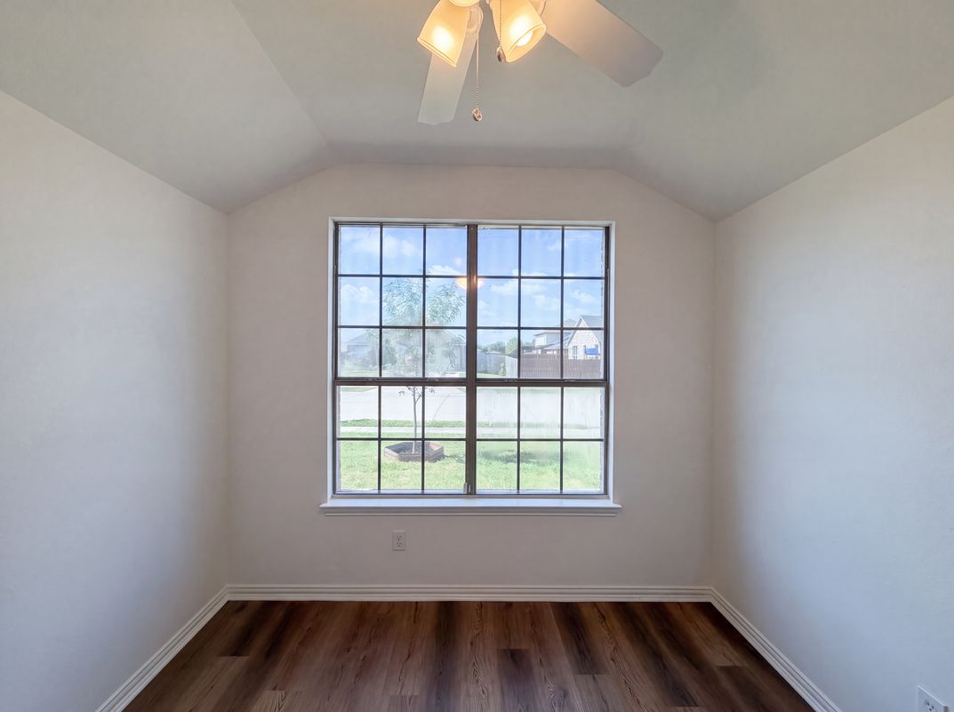 Photo 5 of 17 of 143 Pintail Ln, Sanger, TX