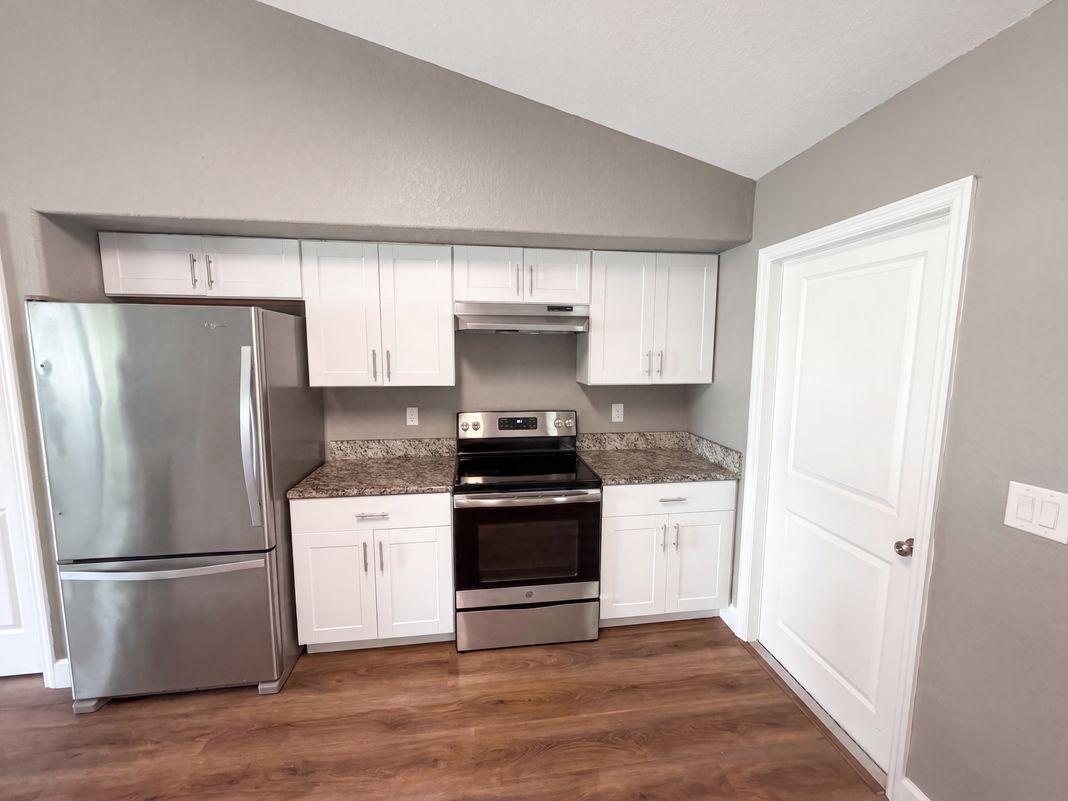 Property photo 2 of 11413 Sand Hill Ave