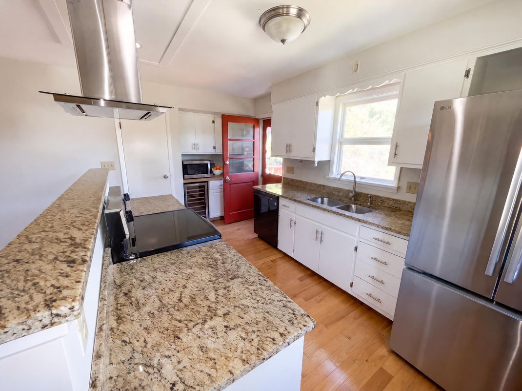 Property photo 2 of 201 Fairview St