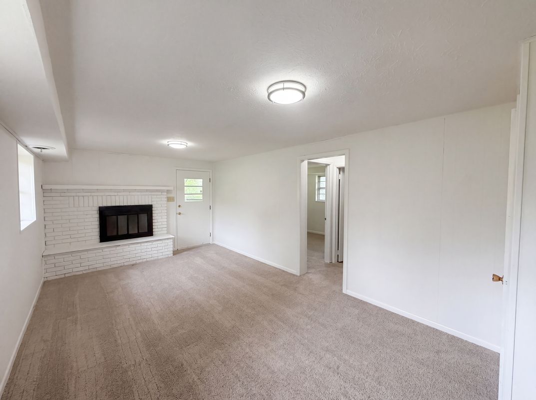 Property photo 3 of 508 Bromley Ln