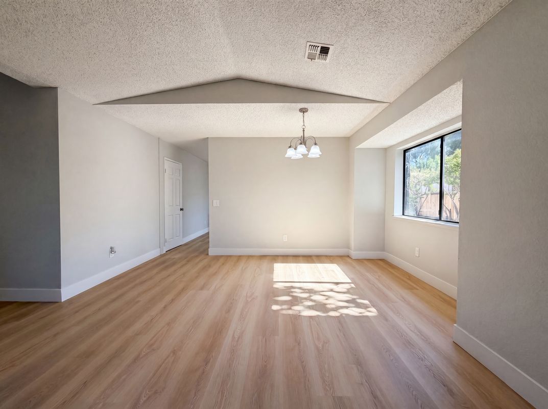 Photo 7 of 25 of 42355 Willeta Ave, Lancaster, CA