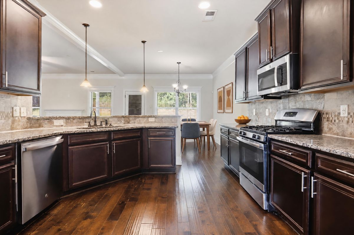 Property photo 2 of 157 Ashbury Cir