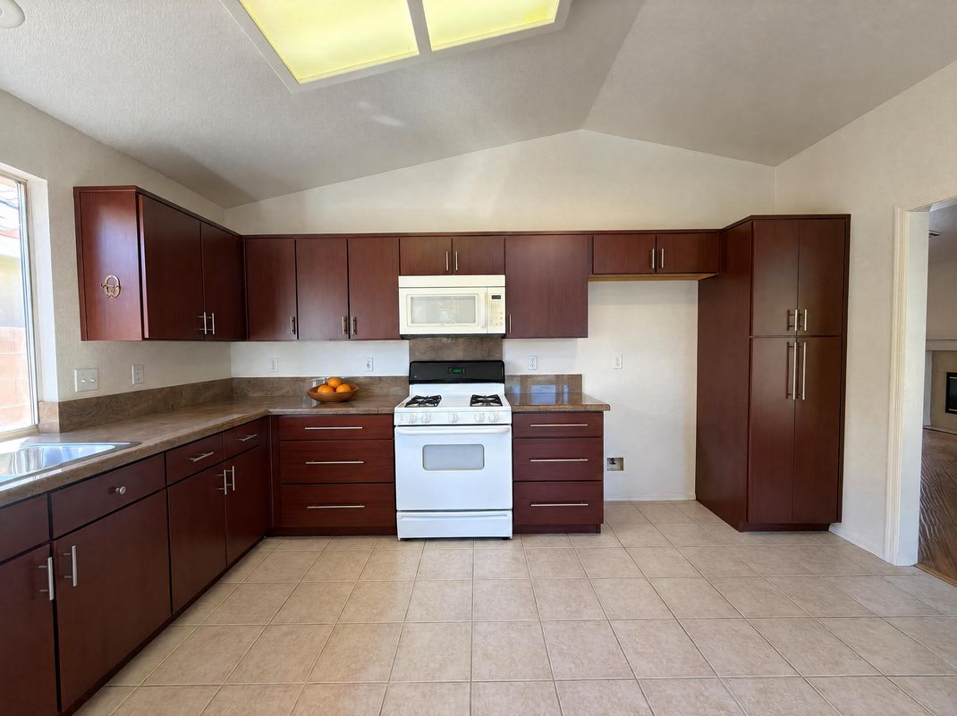 Property photo 2 of 6916 Troubador Dr
