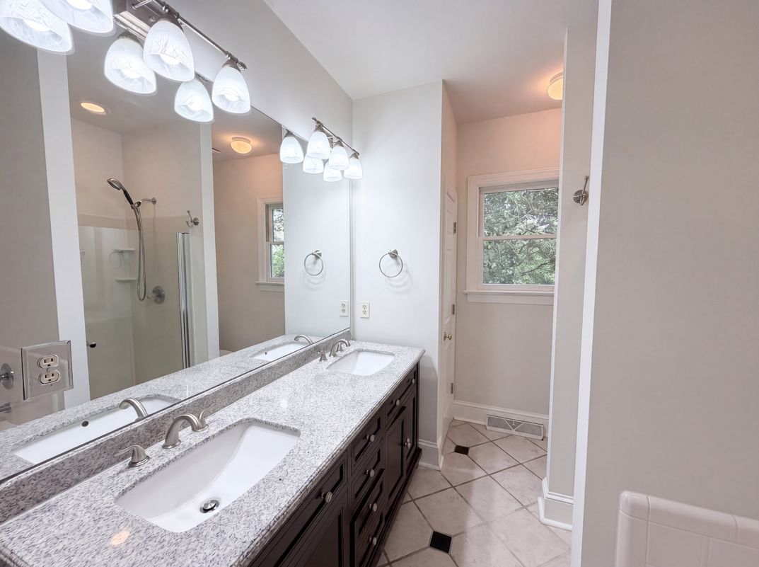 Photo 15 of 21 of 7906 Elphin Ct, Charlotte, NC