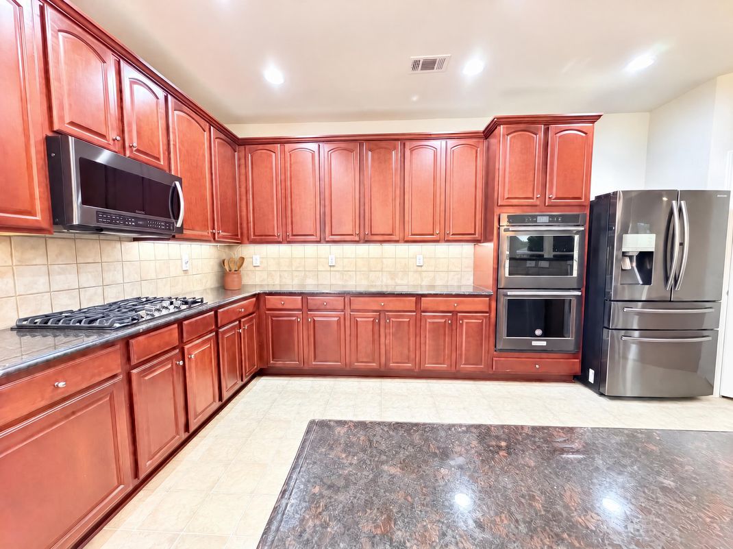 Property photo 2 of 14903 Superior St