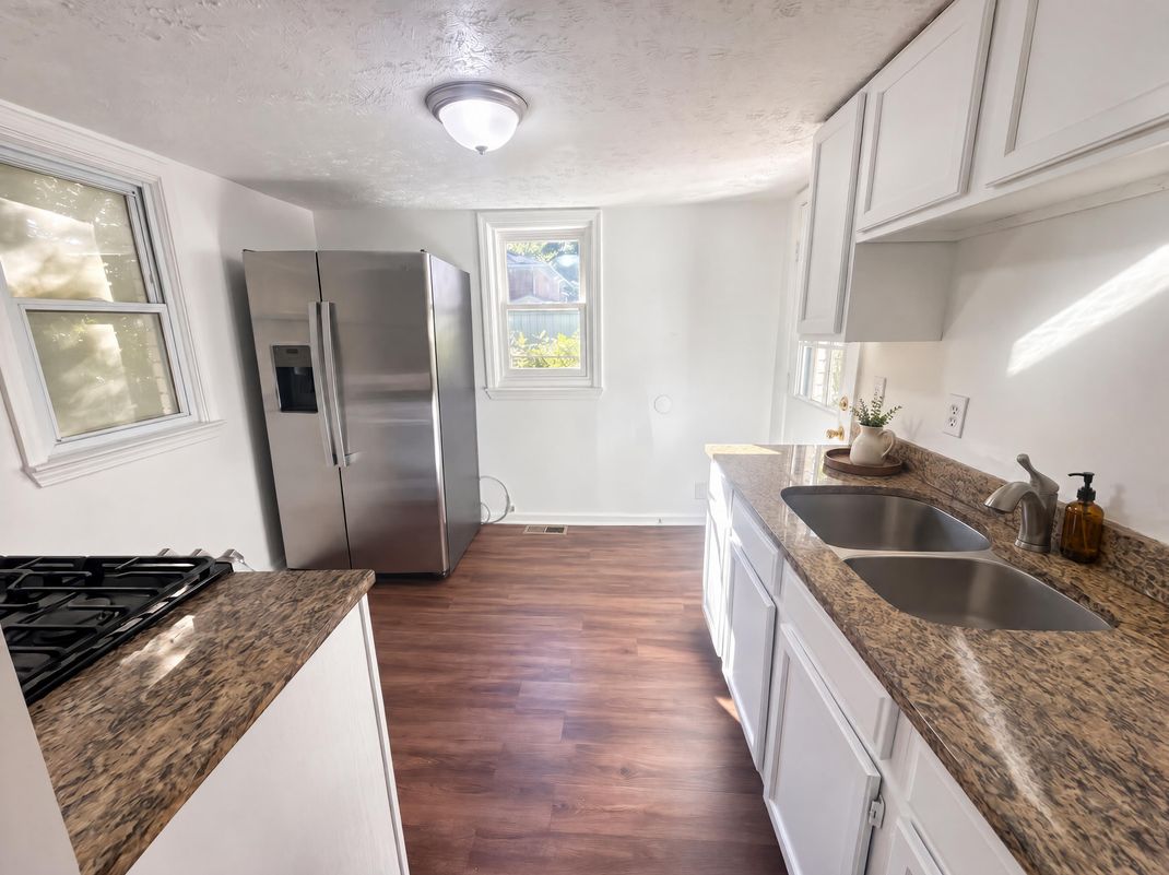 Property photo 2 of 427 Wellons St NE