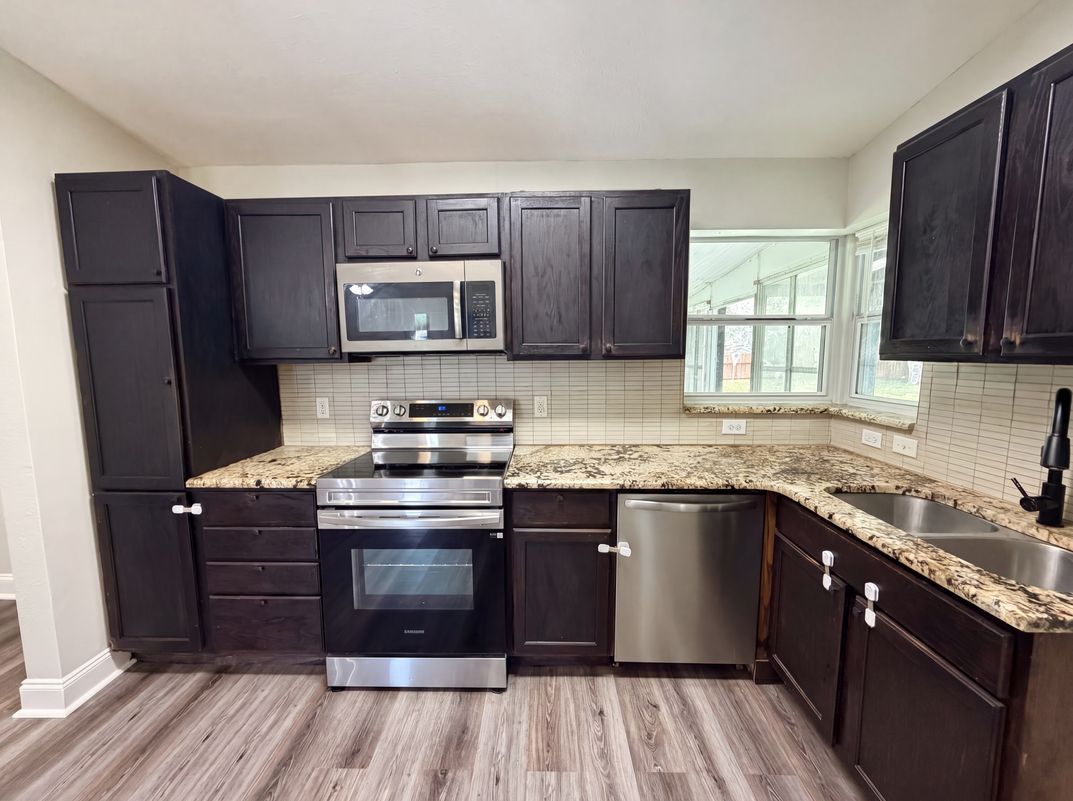 Property photo 2 of 1502 Daroca Dr
