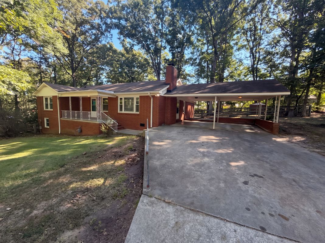 Property photo 1 of 2006 Overhill Dr