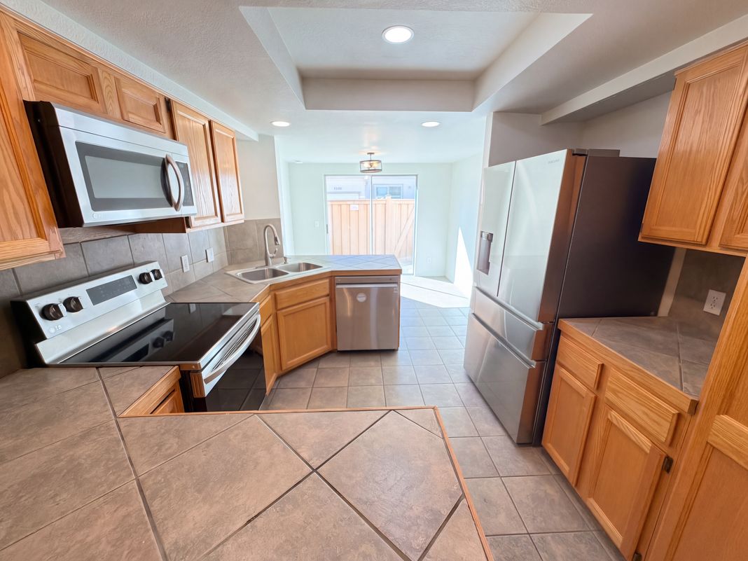 Property photo 2 of 2064 S Xenia Way