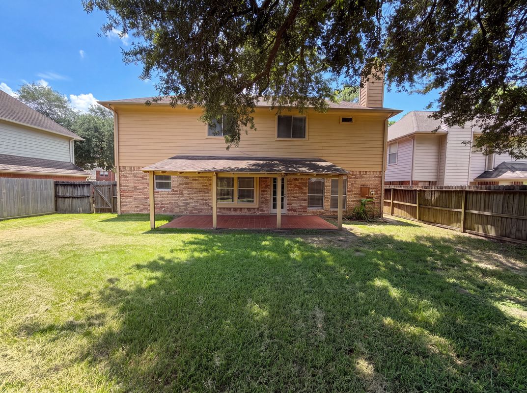 Photo 5 of 28 of 4215 River Ranch Dr, Pasadena, TX