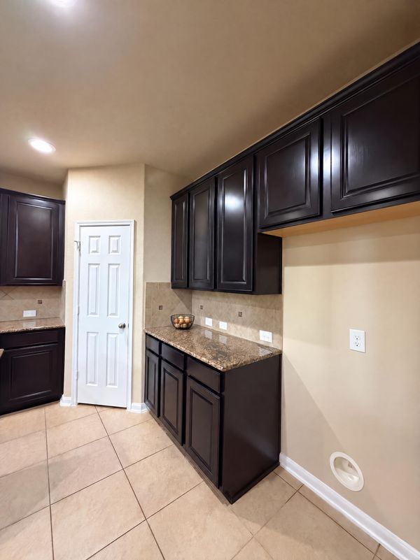 Property photo 2 of 9003 Newcroft Ct