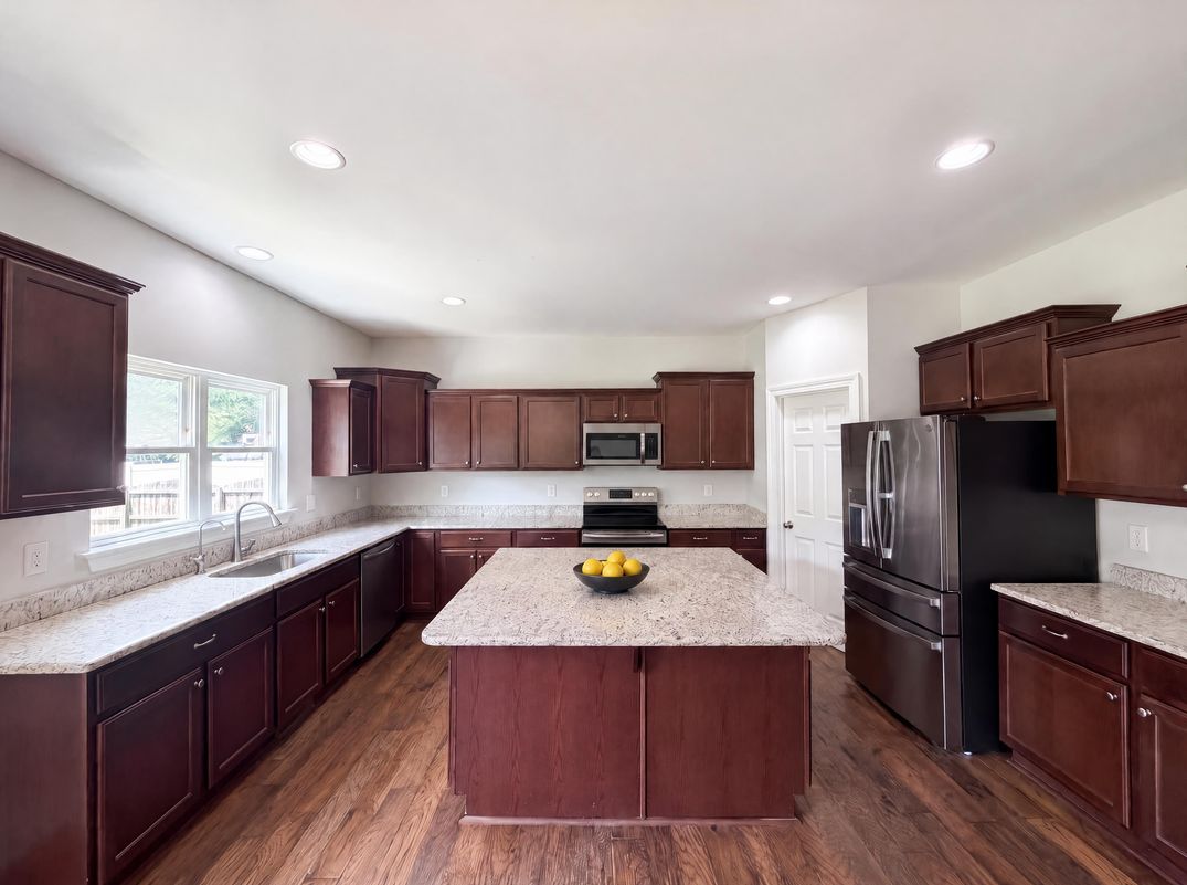 Property photo 2 of 2501 Gray Hawk Trl