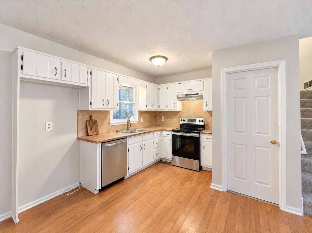 Property photo 2 of 91 Cross Creek Ct