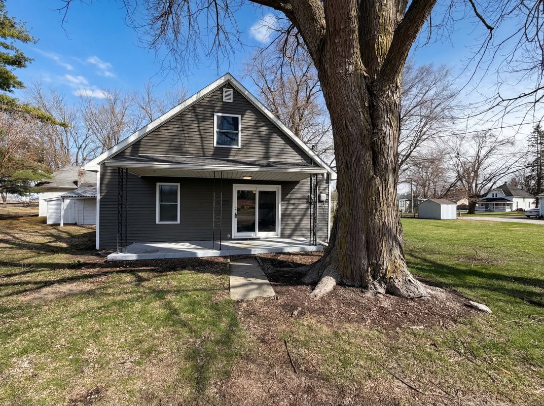 Property photo 1 of 740 1/2 N Main St