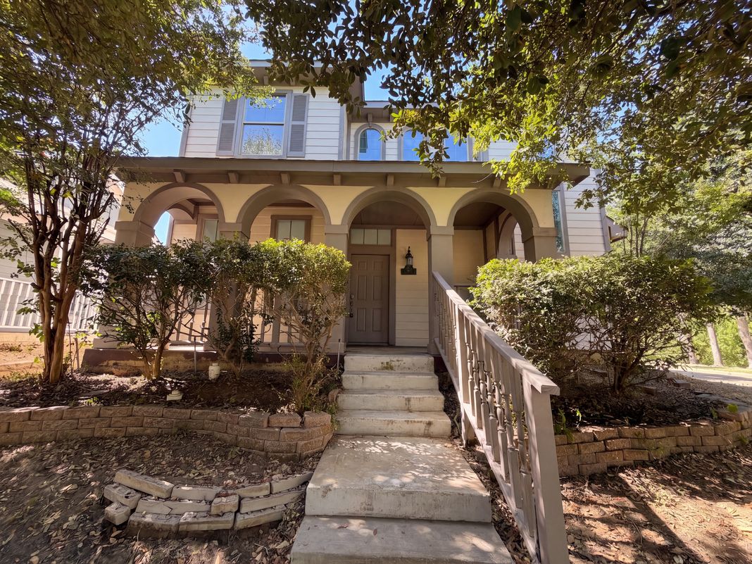 Property photo 1 of 1700 Forsythe Dr