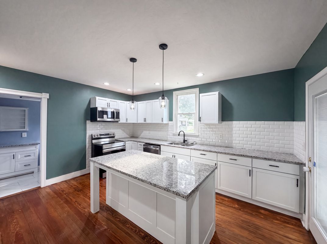 Property photo 2 of 423 N Missouri St